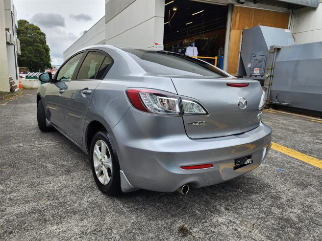 2013 Mazda Axela Sedan Automatic