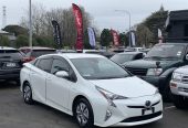 2016 Toyota Prius Station Wagon Automatic