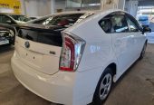 2015 Toyota Prius L / PUSH START Sedan Automatic