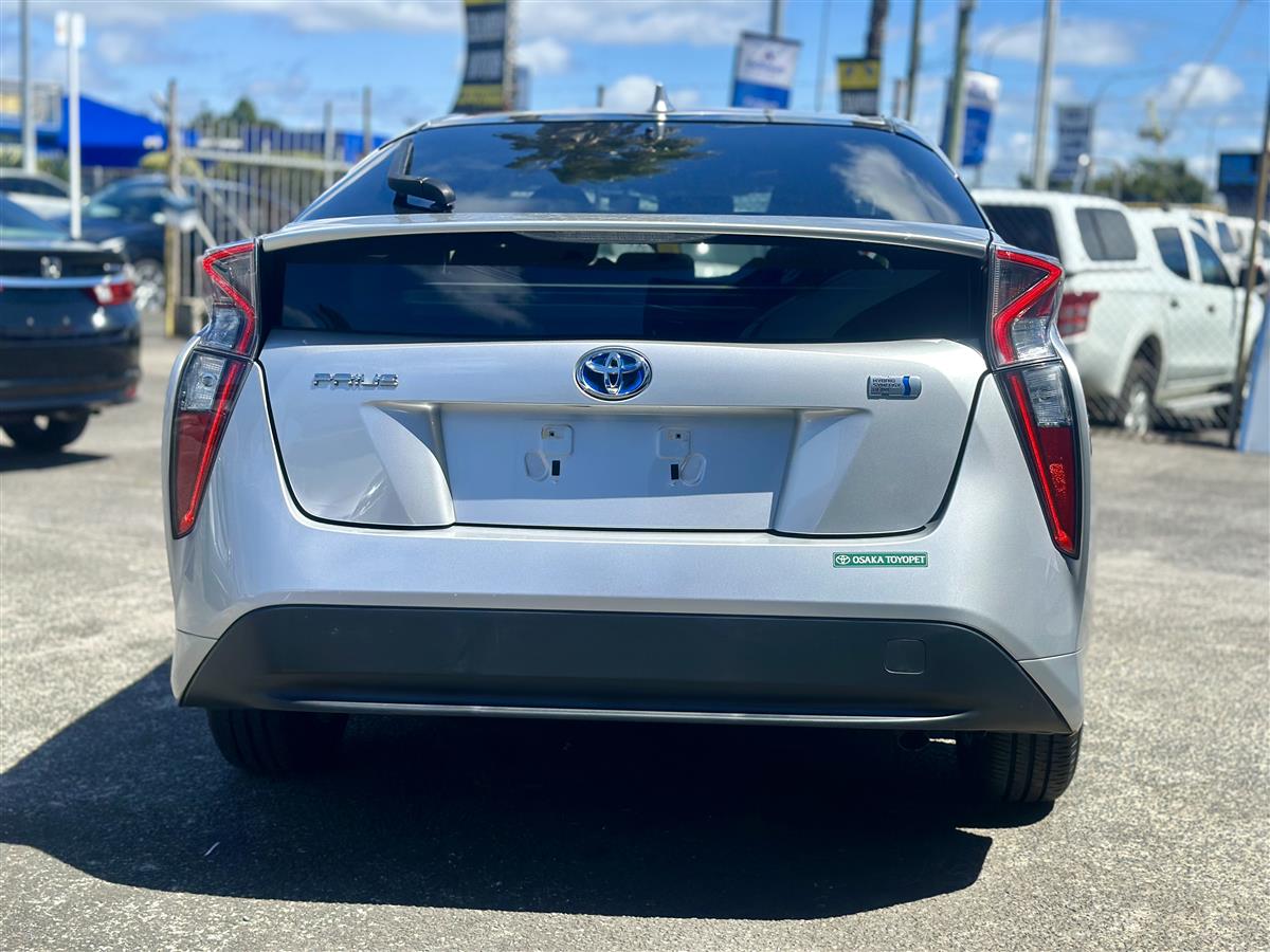 2017 Toyota Prius ALLOYS Sedan Automatic