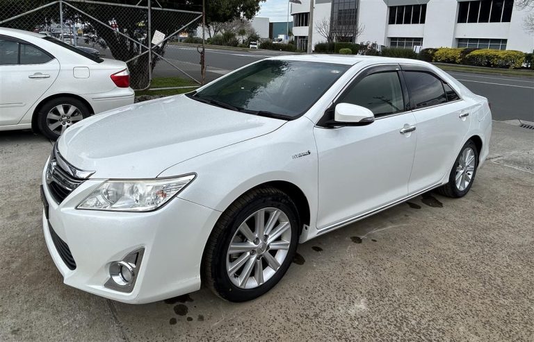 2012 Daihatsu Altis Sedan Automatic HYBRID 2.5 LTR