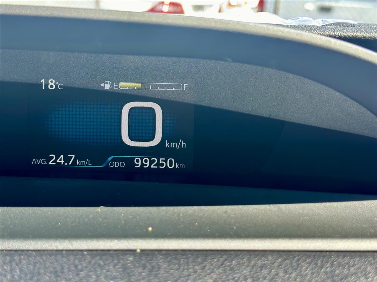 2017 Toyota Prius ALLOYS Sedan Automatic