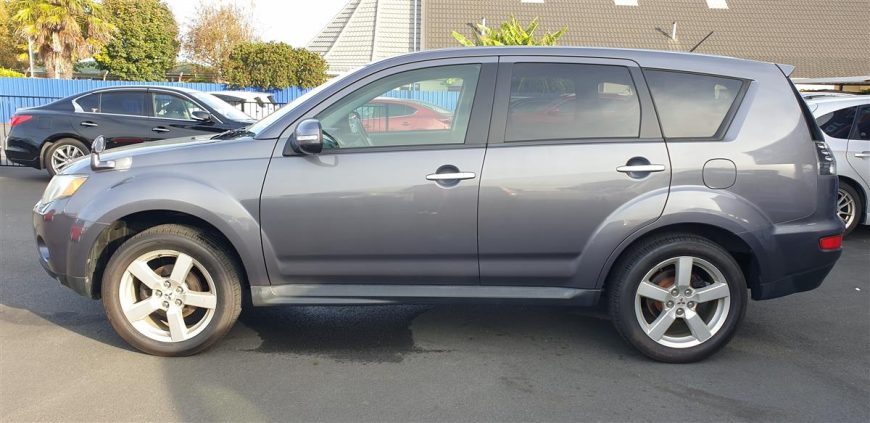 2010 Mitsubishi Outlander 7 Seater/ Brand New Tyres/ Black Interior RV/SUV Automatic