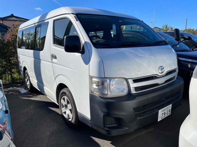 2012 Toyota Hiace 10 seater Van Automatic WAGON DX