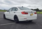 2013 BMW 320i Luxury Edition* Leather Seats* Twin Power Tubro* Key-Less, alloys, push start**