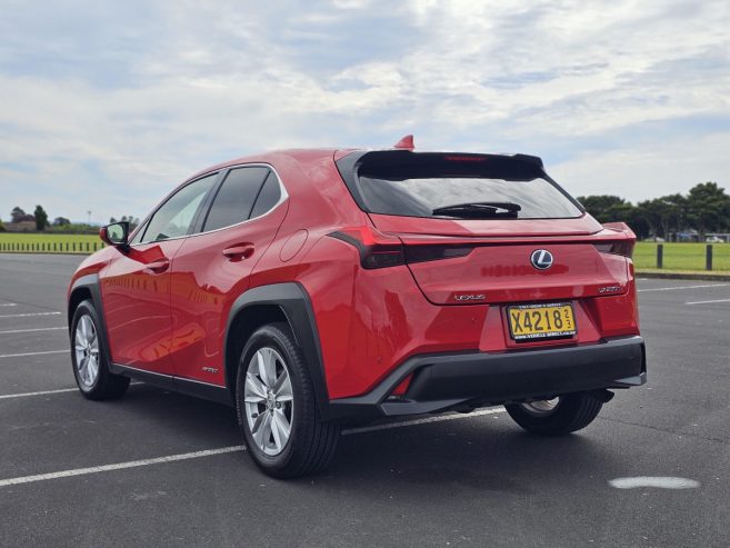 2020 Lexus UX 250H Hybrid,Full Leather, Low Mileage* DYNAMIC RADAR CRUISE CONTROL, Parking Senors