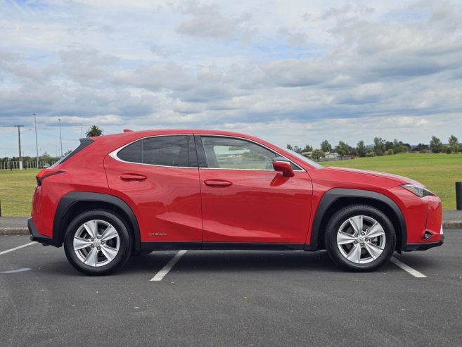 2020 Lexus UX 250H Hybrid,Full Leather, Low Mileage* DYNAMIC RADAR CRUISE CONTROL, Parking Senors