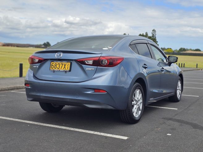 2014 Mazda Axela S Hybrid*Reverse Camera*Cruise Control*Skyactiv** Push start, Key-less, Black Interior*