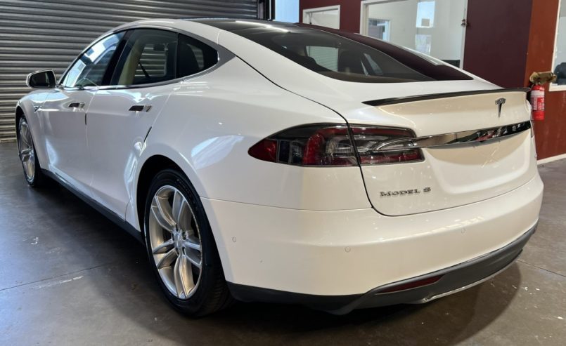 2015 Tesla Model S ** ModelS P85 ** Electric Rear Gate ** Auto Pilot ** ** ON SPECIAL ** JUST ARRIVED