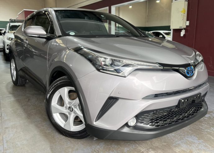 2017 Toyota C- HR ** PUSH START ** HYBRID ** ALLOYS ** REVERSE CAMERA **Hybrid ** ON SPECIAL ** JUST ARRIVED