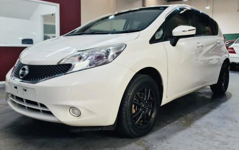 2015 Nissan Note ** PUSH START ** X DIG-S ** ALLOYS ** rEVERSE CAMERA ** “JUST ARRIVED ” *FREE 1 YEAR MECHANICAL WARRANTY *