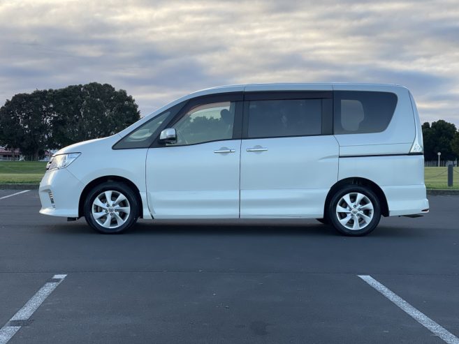 2012 Nissan Serena Highway Star, V- Selection, Power-slide Doors, Alloys* Key-Less, Reversing Camera, Cruise control*