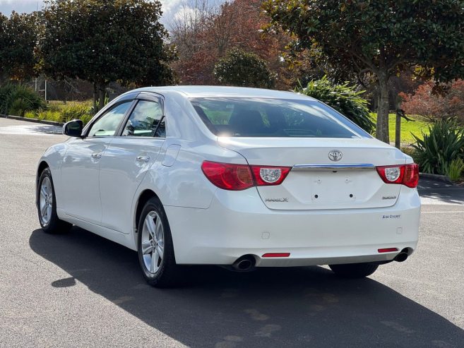 2011 Toyota Mark-X 250G/Leather interior/Electric and heated seats/Rev-Camera**