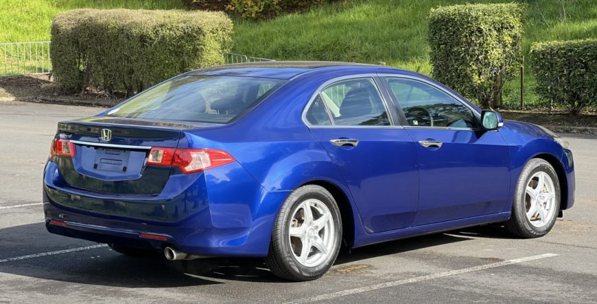 2013 Honda Accord ** Accord ** 20TL * Cruise Control * Reverse Camera * Bluetooth * ** ON SPECIAL ** JUST ARRIVED