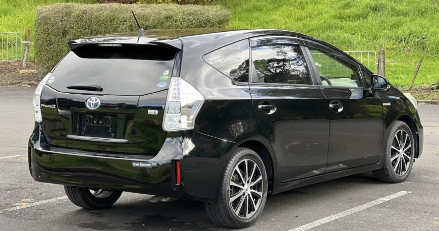 2012 Toyota Prius ** ALPHA 7 SEATER ** HYBRID ** ALLOYS ** REVERSE CAMERA ** ** ON SPECIAL ** JUST ARRIVED