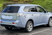 2014 Mitsubishi Outlander ** PUSH START ** HYBRID **PHEV G SAFETY PACKG** REVERSE CAMERA ** ** ON SPECIAL ** JUST ARRIVED