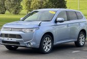 2014 Mitsubishi Outlander ** PUSH START ** HYBRID **PHEV G SAFETY PACKG** REVERSE CAMERA ** ** ON SPECIAL ** JUST ARRIVED