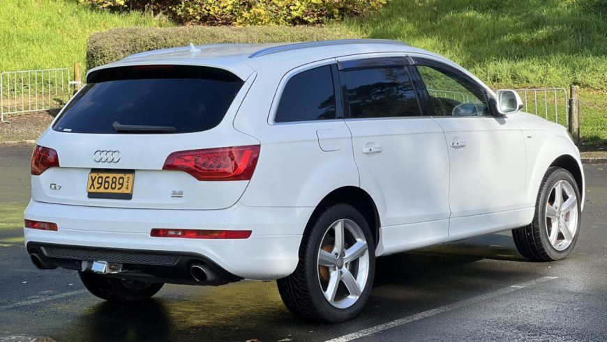 2010 Audi Q7 ** 3.6FSI QUATTRO S-LINE ** CRUISE CONTROL ** 7 SEATER ** 4WD * ** PADDLE SHIFT ** BOSE SOUND ** APPLE CAR PLAY **