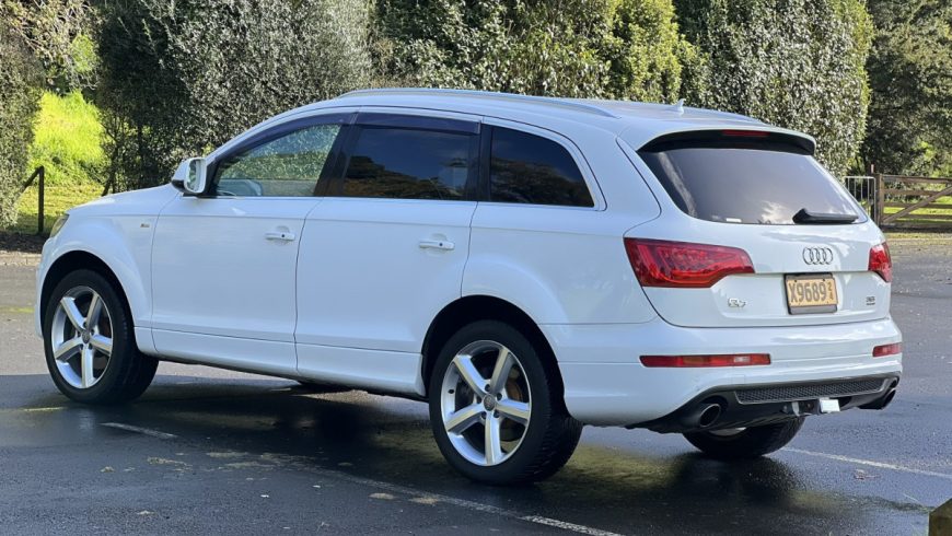 2010 Audi Q7 ** 3.6FSI QUATTRO S-LINE ** CRUISE CONTROL ** 7 SEATER ** 4WD * ** PADDLE SHIFT ** BOSE SOUND ** APPLE CAR PLAY **