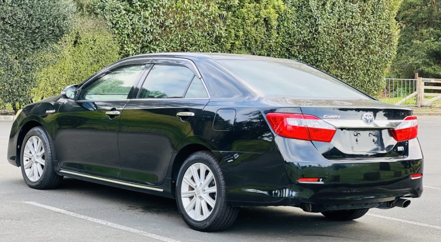 2013 Toyota Camry ** PUSH START ** HYBRID ** ALLOYS ** REVERSE CAMERA ** ** EARLY CHRISTMAS CLEARANCE SALES**