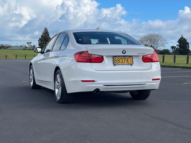 2012 BMW 320i Sport Edition, Key-Less, Parking Sensors Reversing Camera, Twin Power Turbo*