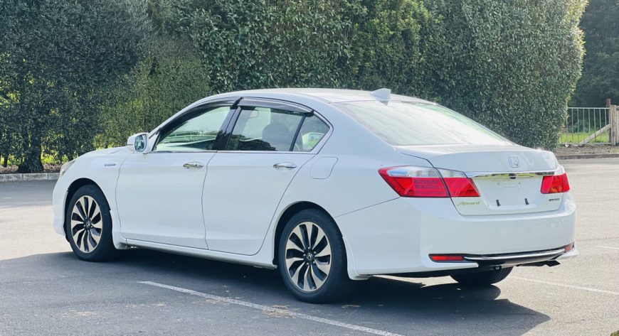 2013 Honda Accord ** PUSH START ** HYBRID ** ALLOYS ** REVERSE CAMERA ** ** EARLY CHRISTMAS CLEARANCE SALES**