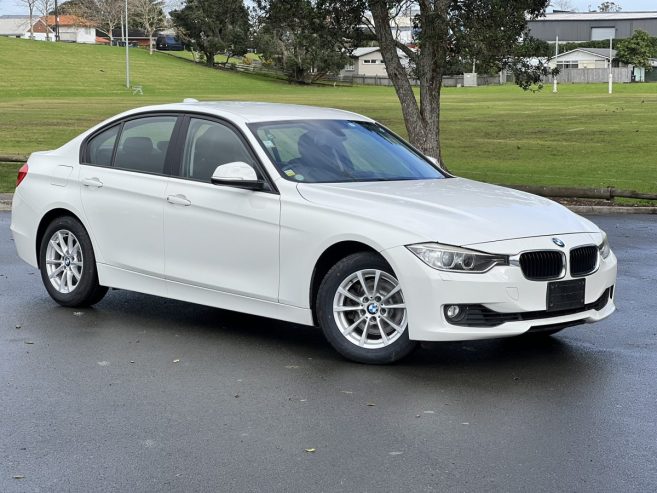 2013 BMW 320i ** PUSH START ** PARKING SENSORS ** ALLOYS ** REVERSE CAMERA ** ** ON SPECIAL ** JUST ARRIVED