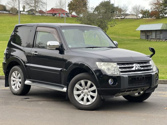 2011 Mitsubishi Pajero ** SUNROOF ** 4WD ** CRUISE CONTROL ** HEATED SEATS ** ** ON SPECIAL ** JUST ARRIVED