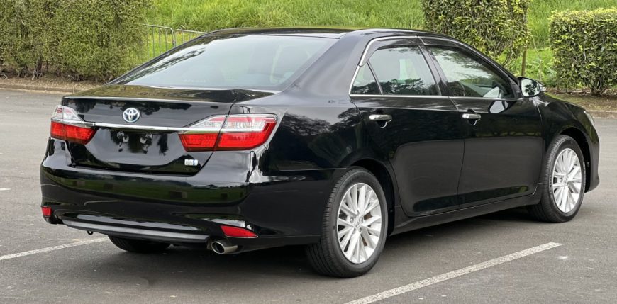 2015 Toyota Camry ** PUSH START ** HYBRID ** ALLOYS ** REVERSE CAMERA ** ** ON SPECIAL ** JUST ARRIVED