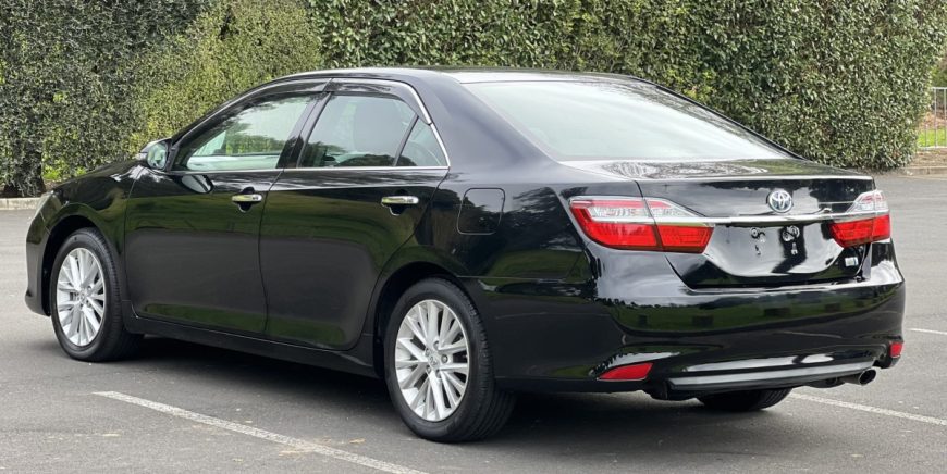 2015 Toyota Camry ** PUSH START ** HYBRID ** ALLOYS ** REVERSE CAMERA ** ** ON SPECIAL ** JUST ARRIVED