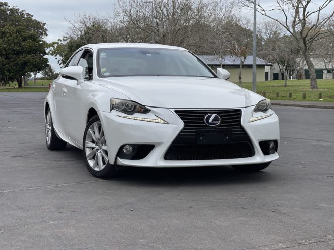 2013 Lexus IS 300h Alloys, Reversing Camera** Weekend Special Cruise Control, Electric Seats