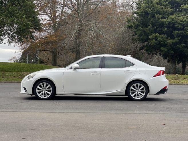 2013 Lexus IS 300h Alloys, Reversing Camera** Weekend Special Cruise Control, Electric Seats