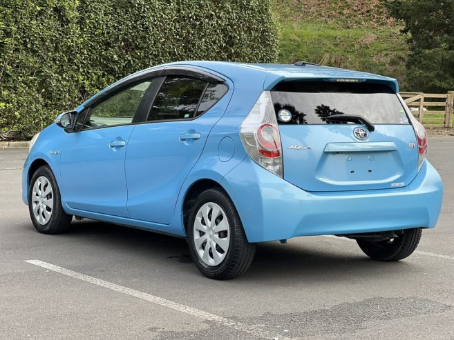 2013 Toyota Aqua ** PUSH START ** HEATED SEATS ** HYBRID ** BLUETOOTH ** ** NEW ARRIVED ** ON SPECIAL** G-MODEL **