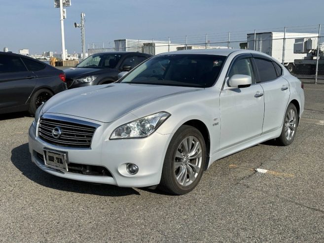 2012 Nissan Fuga ** PUSH START ** HYBRID ** CRUISE CONTROL ** REVERSE CAMERA ** ** NEW ARRIVED ** ON SPECIAL** LEATHER SEATS **