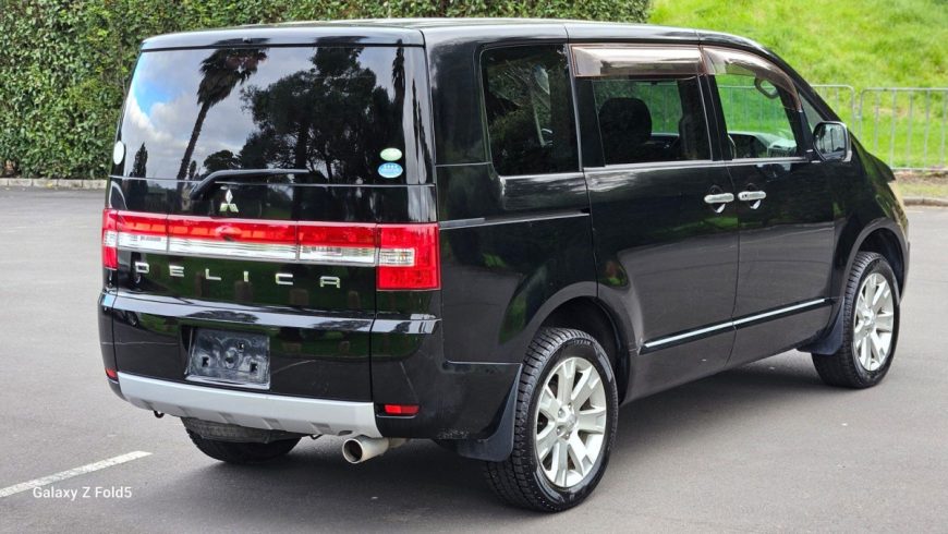 2012 Mitsubishi Delica ** 4WD ** Reverse Camera ** 8 Seats * Dual Power Door * ** Cruise Control ** Alloys ** Paddle Shift **