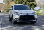 2016 Mitsubishi Outlander 20G, 7 Seats, Paddle Shift, Cruise Control Safety Package, Reverse Camera, Black Interior