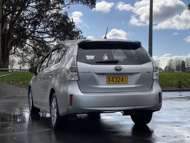 2013 Toyota Prius Alpha, G-Package, Hybrid 7 Seats, Cruise Control, Alloys, Reversing Camera