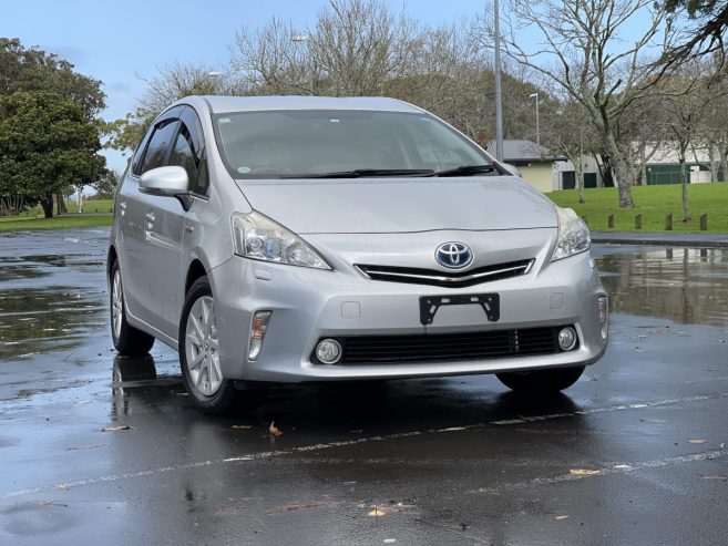 2013 Toyota Prius Alpha, G-Package, Hybrid 7 Seats, Cruise Control, Alloys, Reversing Camera