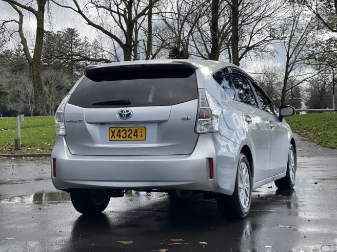 2013 Toyota Prius Alpha, G-Package, Hybrid 7 Seats, Cruise Control, Alloys, Reversing Camera