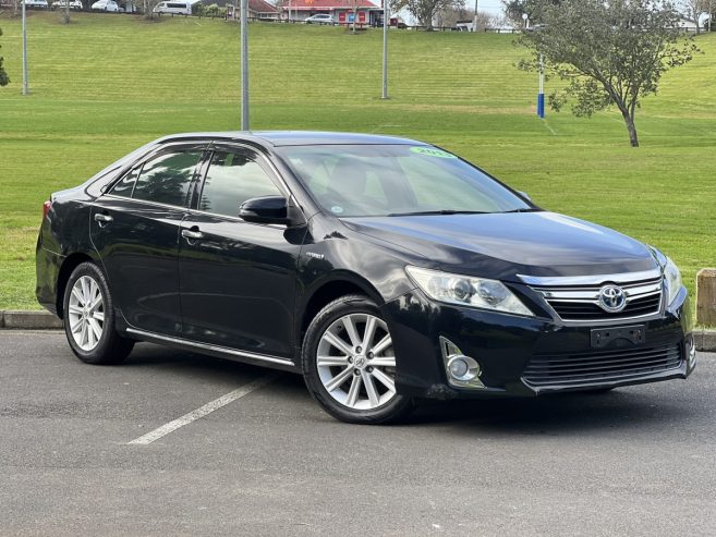 2013 Toyota Camry ** PUSH START ** HYBRID ** ALLOYS ** REVERSE CAMERA ** ** EARLY CHRISTMAS CLEARANCE SALES**