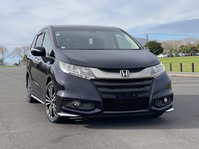 2015 Honda Odyssey Absolute Edition, Power slide door, Cruise Control 7 Seats, Alloys, Half Leather Seats, Push Start