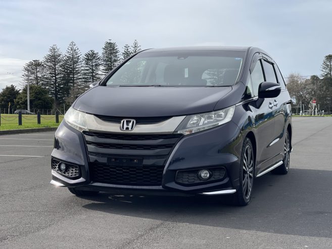 2015 Honda Odyssey Absolute Edition, Power slide door, Cruise Control 7 Seats, Alloys, Half Leather Seats, Push Start