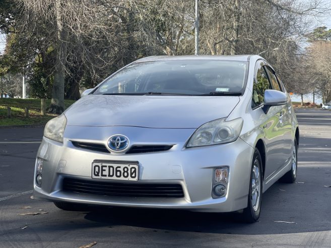 2010 Toyota Prius S-Package, Alloys, Key-Less Reversing Camera, Push Start, on special**