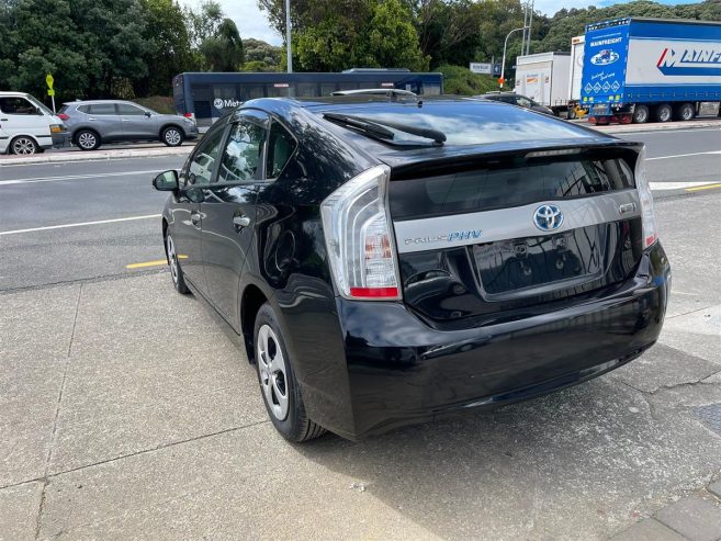 2012 Toyota Prius PHV with Free 5000KMS RUC/ All New Tyres/ Rev. Camera Sedan Automatic Hybrid/ Heated Seats/ Rev. Camera/ All New Tyres