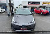 2018 Toyota Prius S Hybrid with Radar Cruise/ Rev. Camera Hatchback Automatic Hybrid/ Rev. Camera/ Mags/ Bluetooth Audio/ LDA/ Auto High Beam