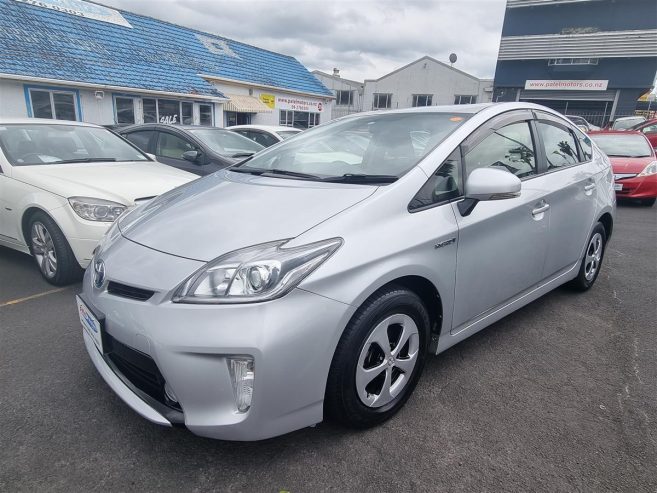 2015 Toyota Prius 1.8 S / HYBRID / BACK CAMERA / ALLOYS Sedan Automatic