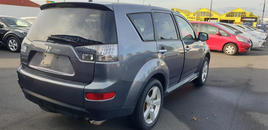 2010 Mitsubishi Outlander 7 Seater/ Brand New Tyres/ Black Interior RV/SUV Automatic