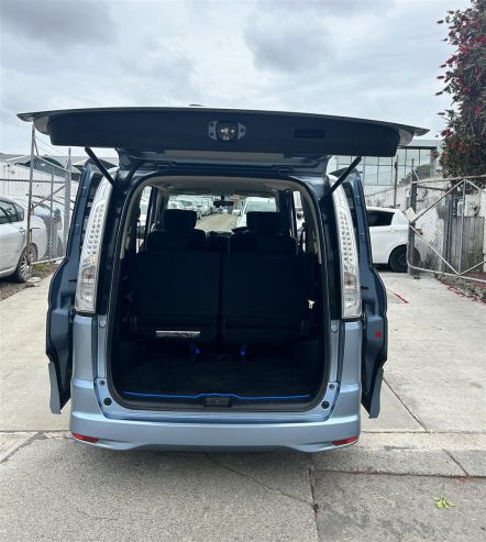 2013 Nissan Serena Van Automatic