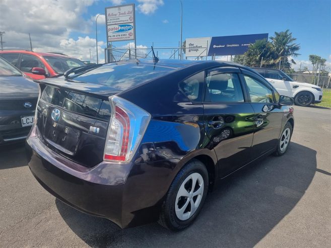 2015 Toyota Prius 1.8S / ALLOYS Sedan Automatic