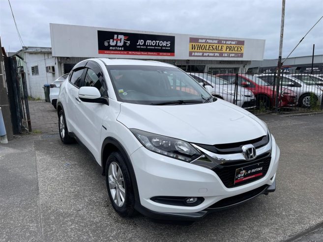 2015 Honda Vezel Hybrid Very Low Kms with New Tyres/ Warranty RV/SUV Automatic Hybrid/ Low Kms/ Heated Seats/ Bluetooth/ Warranty/ Rev. Camera